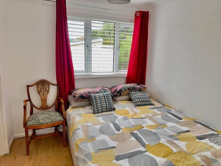 Entire 3 Bedroom House Near City Centre + Free Parking Manchester Exterior photo